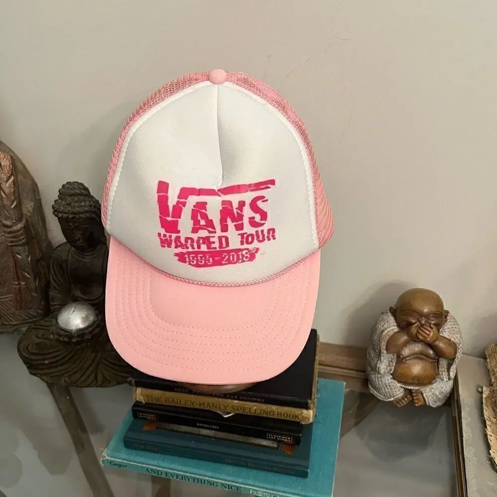 Van’s Warped Tour 1995-2018 pink and white mesh w rope trucker SnapBack.